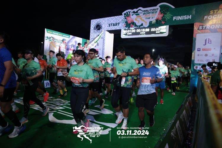 Race photo from Arutmin Borneo Run 2024