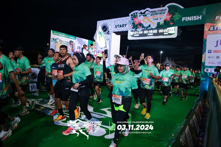 Race photo from Arutmin Borneo Run 2024