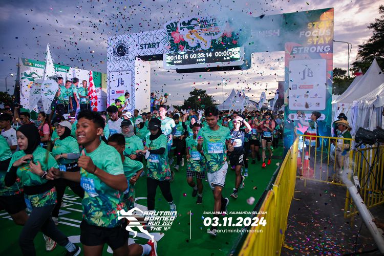 Race photo from Arutmin Borneo Run 2024