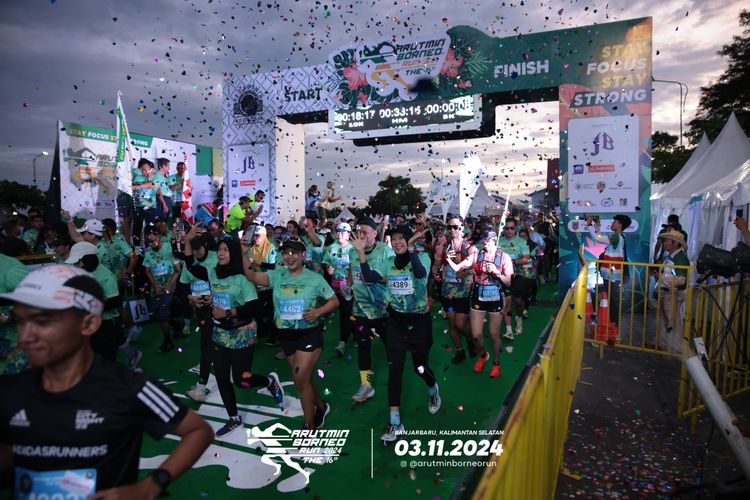 Race photo from Arutmin Borneo Run 2024