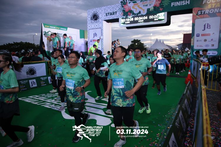Race photo from Arutmin Borneo Run 2024