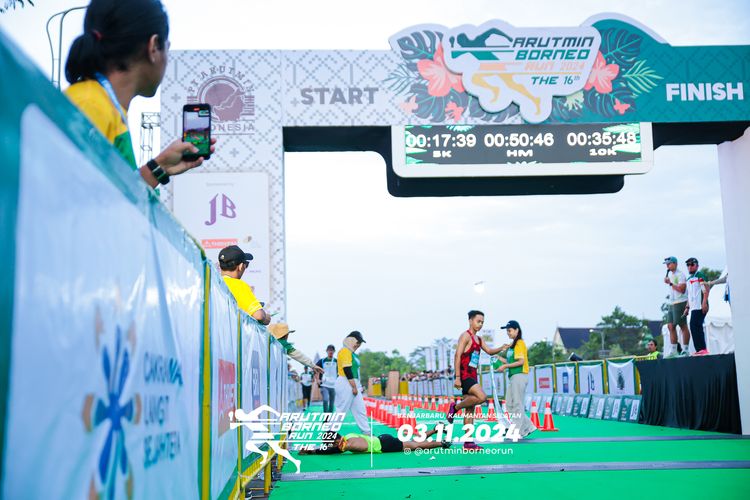 Race photo from Arutmin Borneo Run 2024