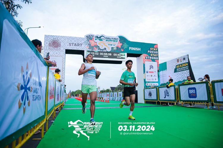 Race photo from Arutmin Borneo Run 2024