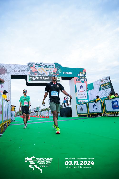 Race photo from Arutmin Borneo Run 2024