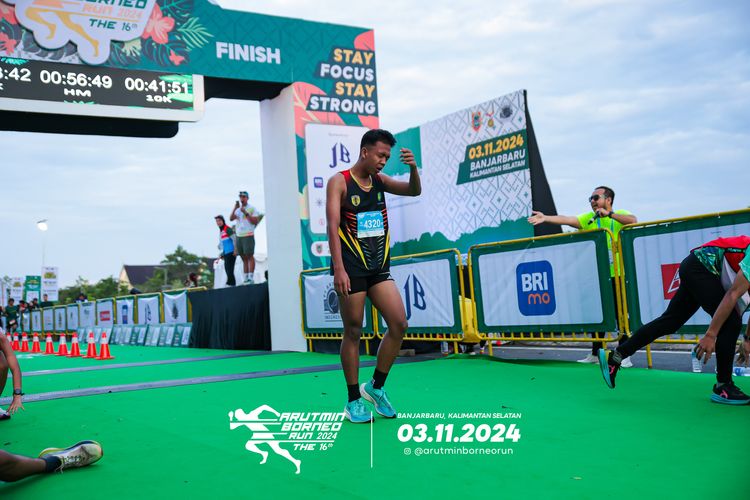 Race photo from Arutmin Borneo Run 2024