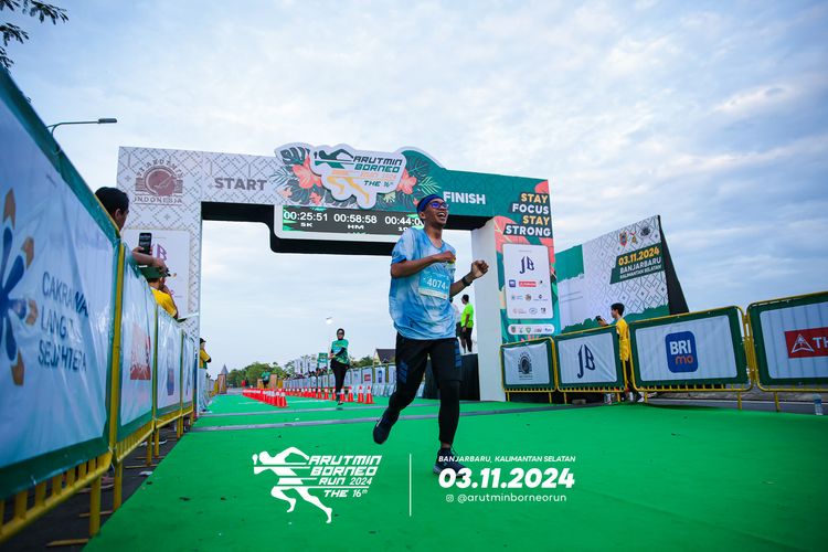 Race photo from Arutmin Borneo Run 2024