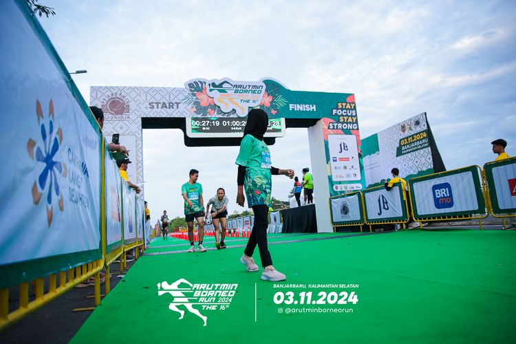 Race photo from Arutmin Borneo Run 2024