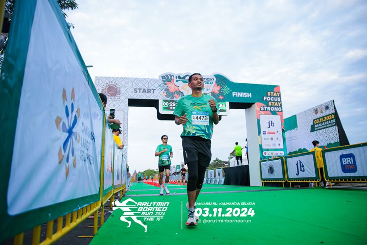 Race photo from Arutmin Borneo Run 2024