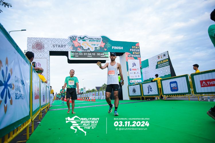Race photo from Arutmin Borneo Run 2024