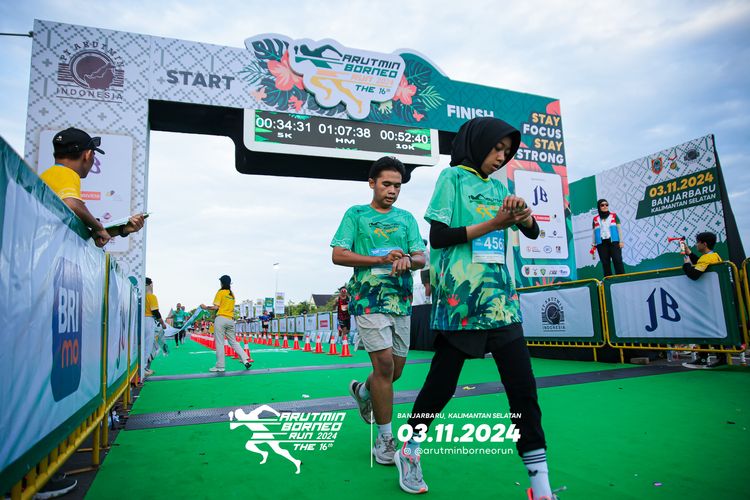 Race photo from Arutmin Borneo Run 2024