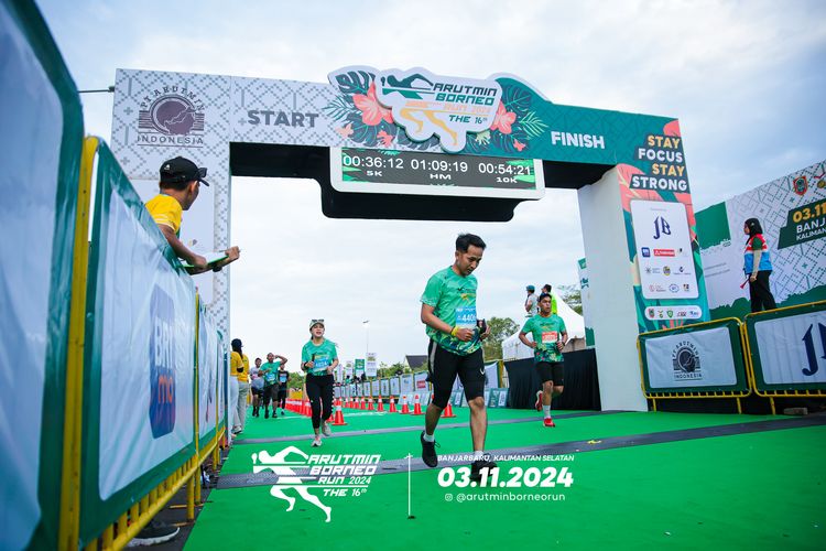 Race photo from Arutmin Borneo Run 2024