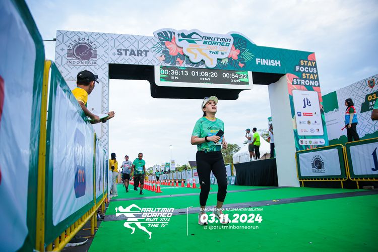 Race photo from Arutmin Borneo Run 2024