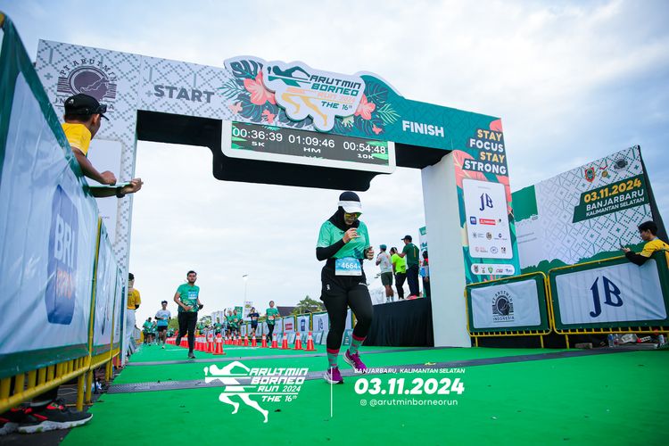 Race photo from Arutmin Borneo Run 2024