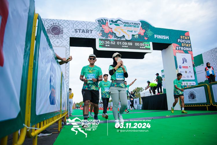 Race photo from Arutmin Borneo Run 2024