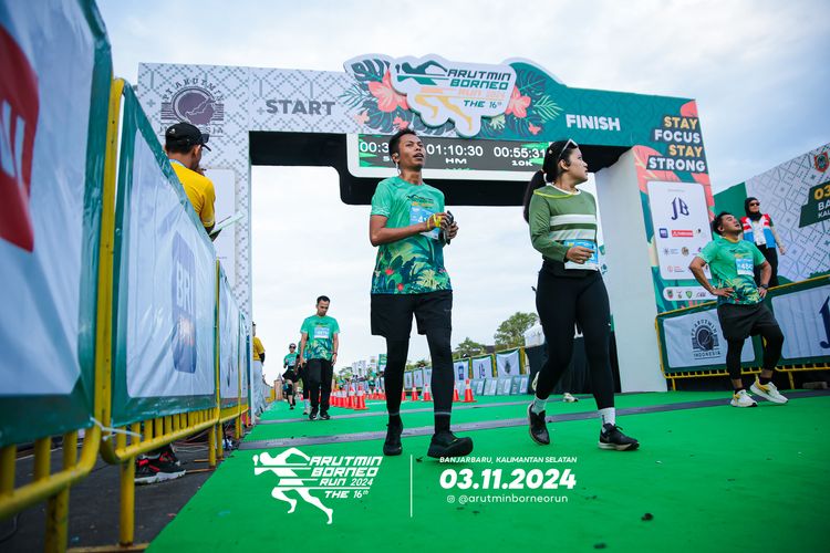 Race photo from Arutmin Borneo Run 2024