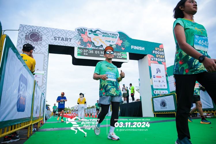 Race photo from Arutmin Borneo Run 2024