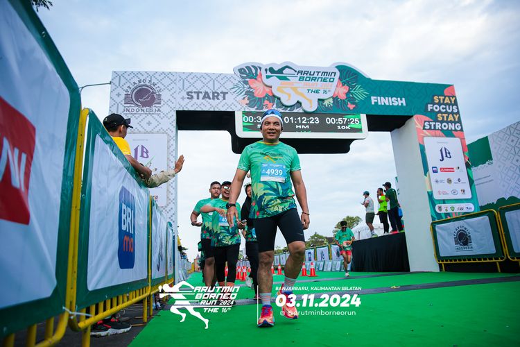 Race photo from Arutmin Borneo Run 2024