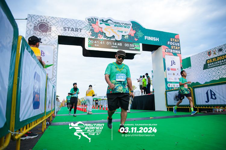 Race photo from Arutmin Borneo Run 2024