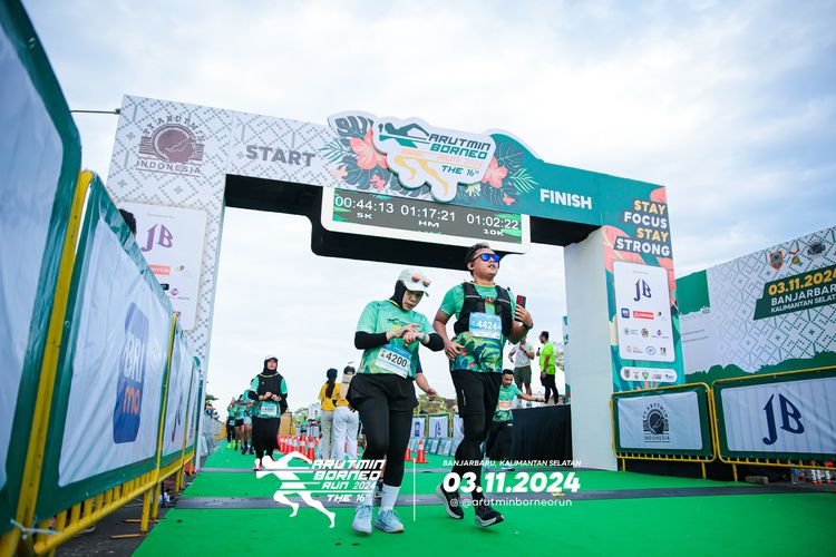 Race photo from Arutmin Borneo Run 2024