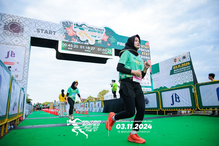 Race photo from Arutmin Borneo Run 2024