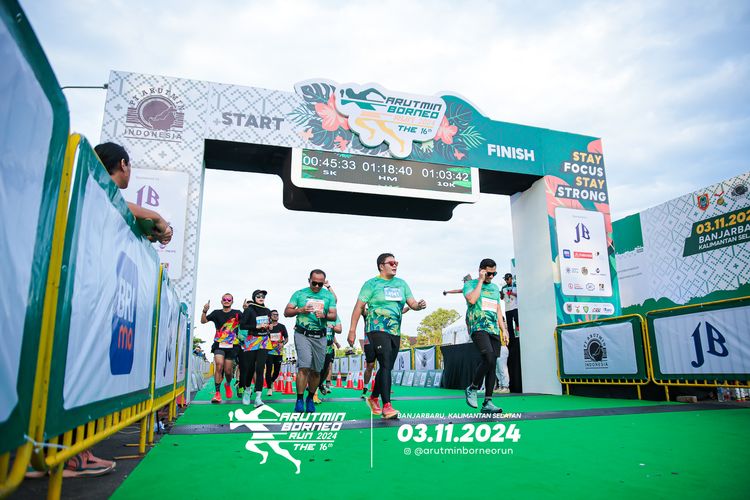 Race photo from Arutmin Borneo Run 2024