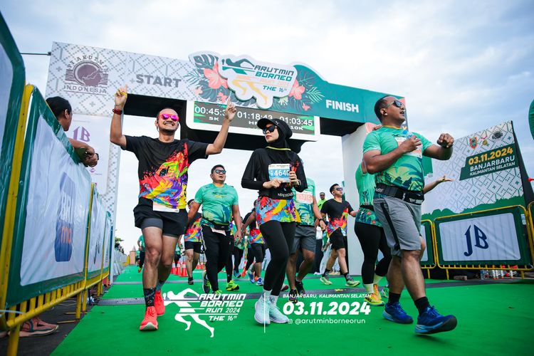 Race photo from Arutmin Borneo Run 2024