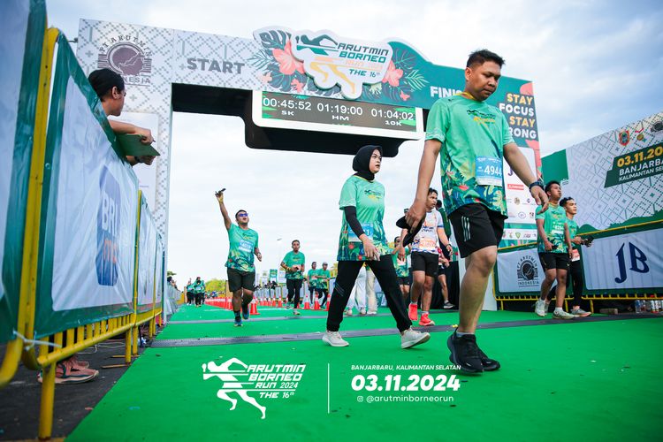 Race photo from Arutmin Borneo Run 2024