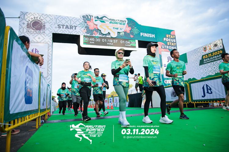 Race photo from Arutmin Borneo Run 2024