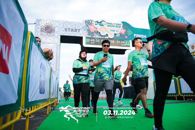 Race photo from Arutmin Borneo Run 2024