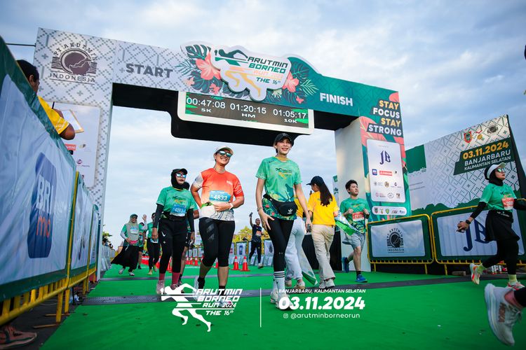 Race photo from Arutmin Borneo Run 2024