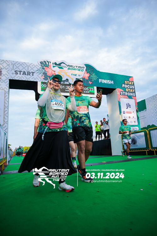 Race photo from Arutmin Borneo Run 2024