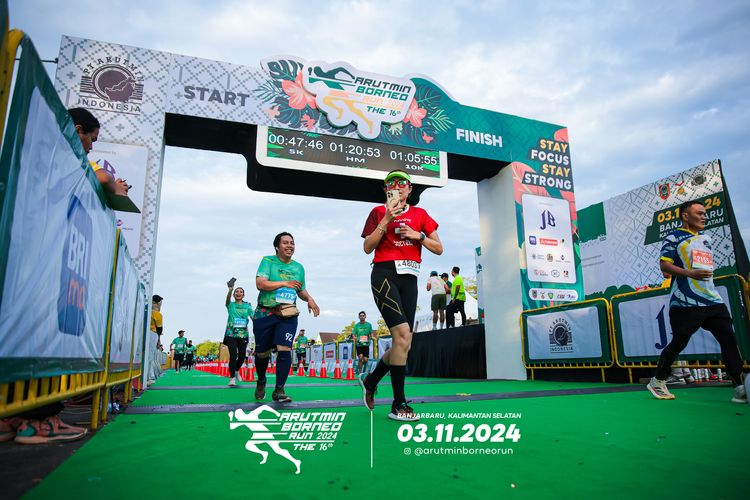 Race photo from Arutmin Borneo Run 2024