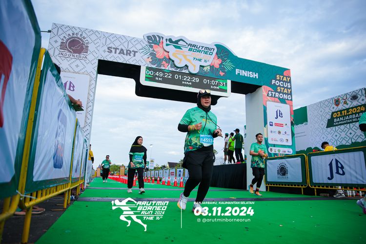 Race photo from Arutmin Borneo Run 2024