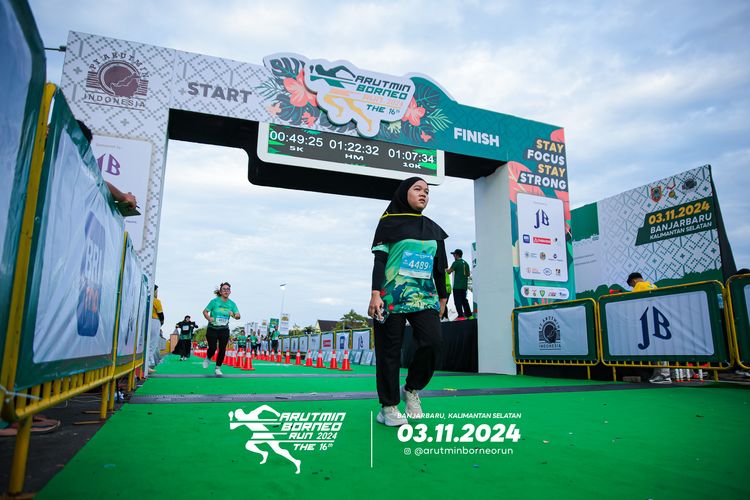 Race photo from Arutmin Borneo Run 2024