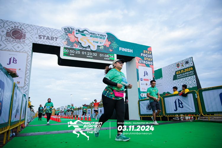 Race photo from Arutmin Borneo Run 2024