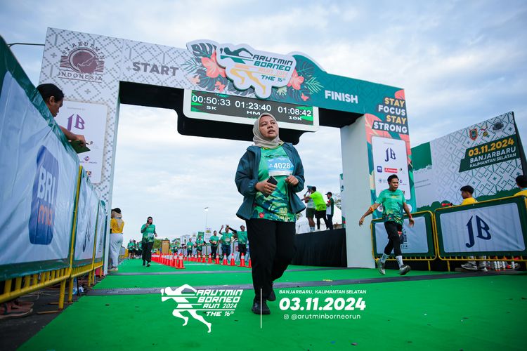 Race photo from Arutmin Borneo Run 2024