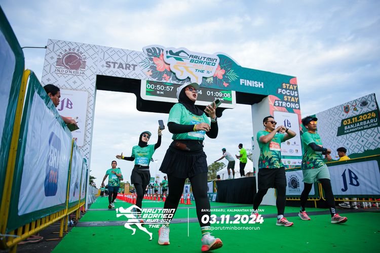 Race photo from Arutmin Borneo Run 2024