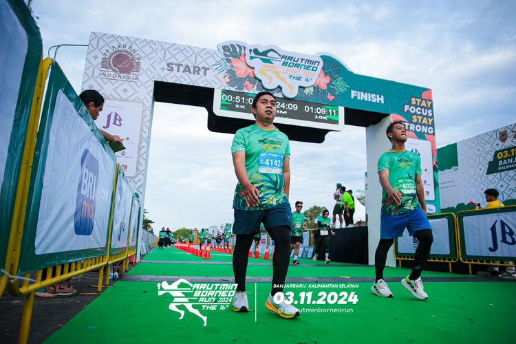 Race photo from Arutmin Borneo Run 2024