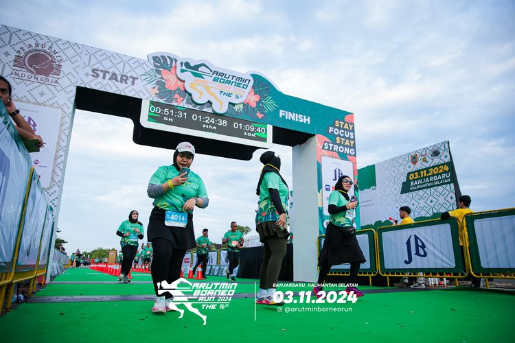 Race photo from Arutmin Borneo Run 2024