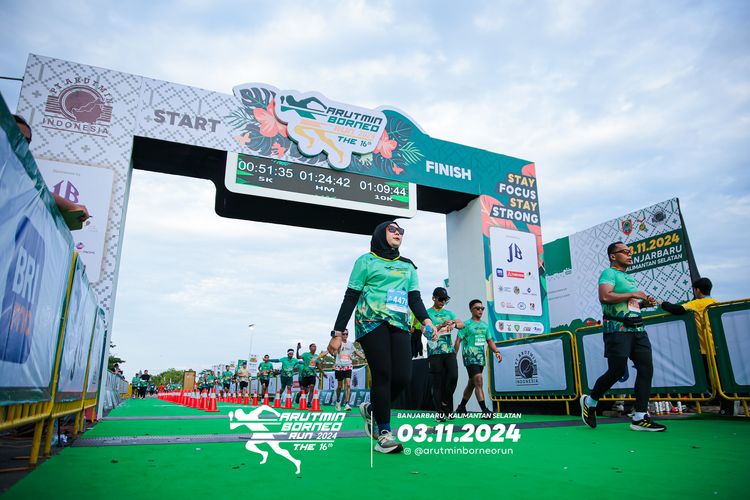 Race photo from Arutmin Borneo Run 2024