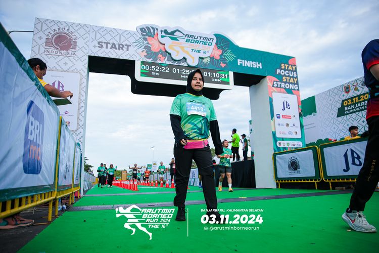 Race photo from Arutmin Borneo Run 2024