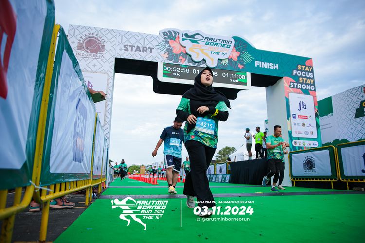 Race photo from Arutmin Borneo Run 2024