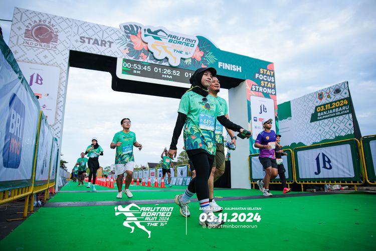 Race photo from Arutmin Borneo Run 2024