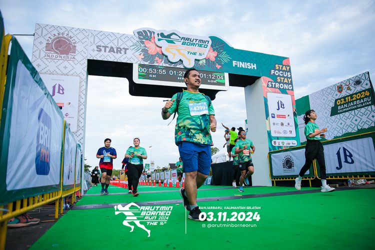 Race photo from Arutmin Borneo Run 2024