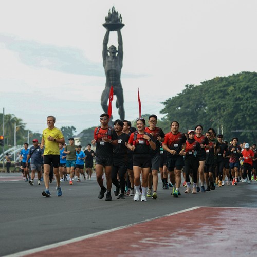 Race photo from FIRST SUNDAY RUN