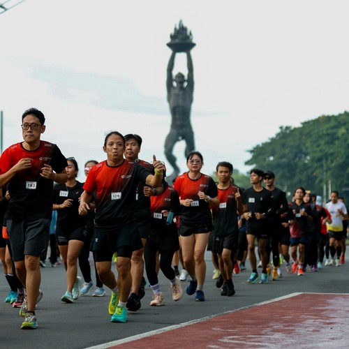 Race photo from FIRST SUNDAY RUN