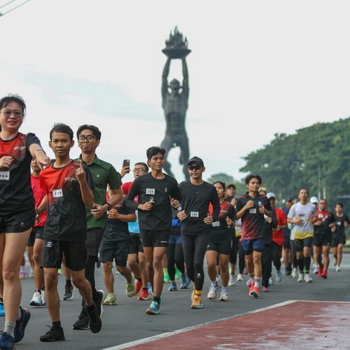 Race photo from FIRST SUNDAY RUN
