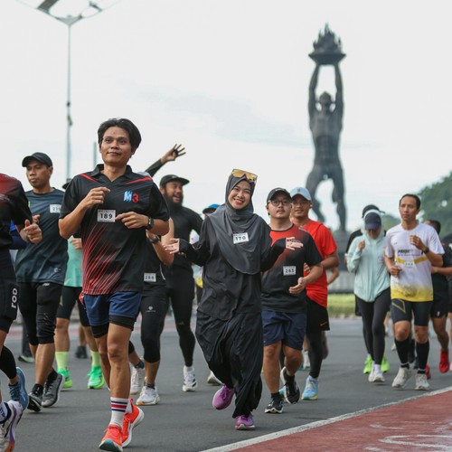 Race photo from FIRST SUNDAY RUN