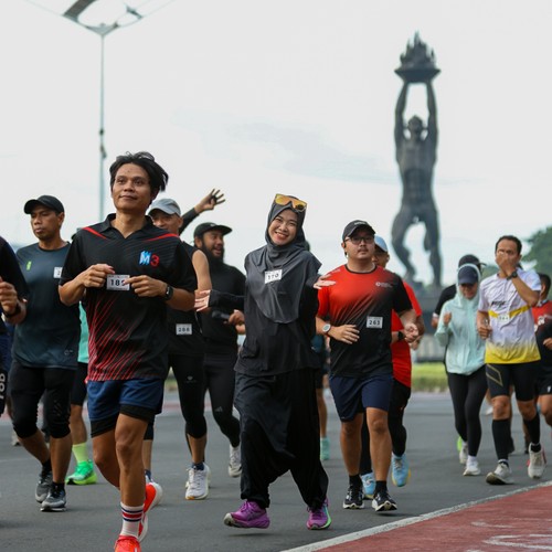 Race photo from FIRST SUNDAY RUN