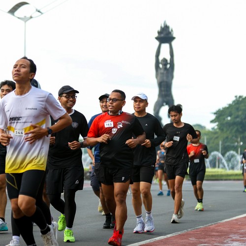 Race photo from FIRST SUNDAY RUN
